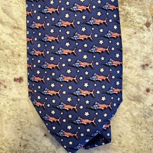 Vineyard vines tie